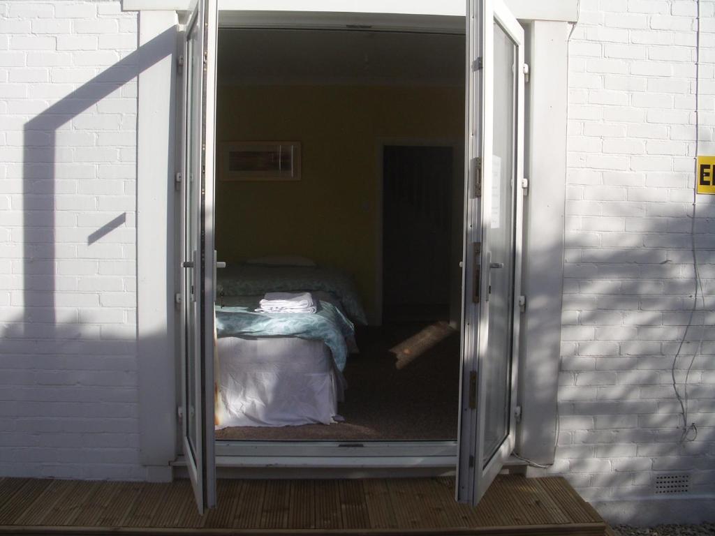 Barbie House ,Opposite The Beach & Paignton Pier , 2 Bedroom Apartment With Private Car Space & Garden , Free Access Next Door To The Stunning Ballet & Make Up School & A Beautiful Ladys Beauty Salon (Adults Only) Zimmer foto